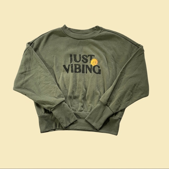 Old Navy Loose Graphic Cropped Sweatshirt - Picture 1 of 2